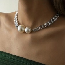 Gorgeous Irregular Pearl Chain Charm Necklace - Perfect for the Stylish Lady 