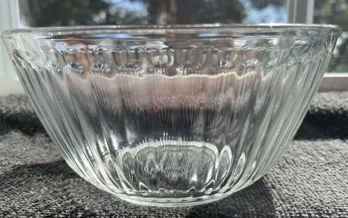 Pyrex Mixing Bowl Clear Glass Ribbed #7402-S 6 Cups Made in the USA