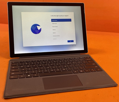 Microsoft Surface Pro Intel i5-7300U @ 2.6 GHz 8GB DDR3 256GB SSD WIN 11 home