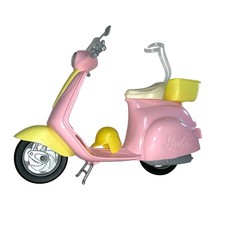 Barbie 2016 Vespa Scooter Ciclomotore Rosa e Giallo Con Casco DVX56 Mattel