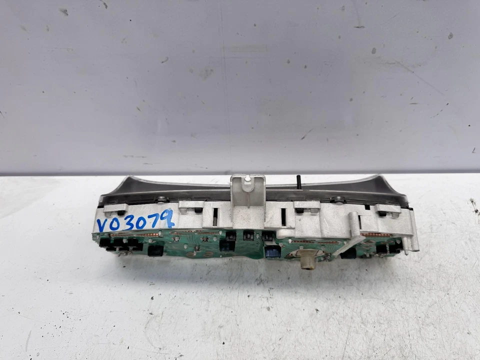 Toyota Corolla Instrument Cluster AE112 10/1998-11/2001 - image 4 of 4