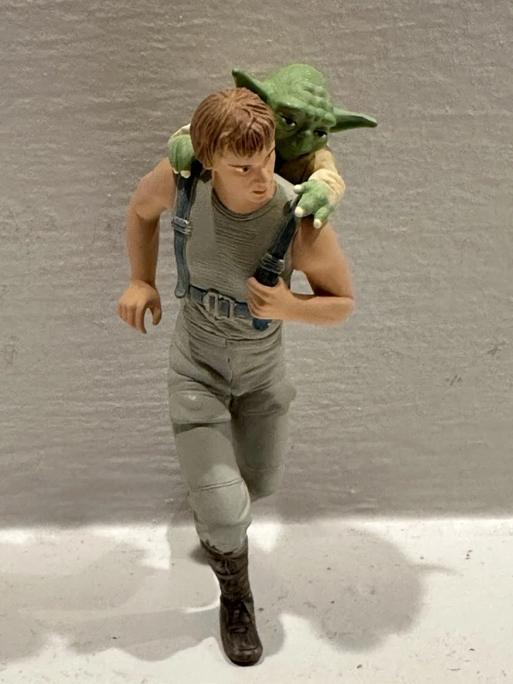 Ornamento lembrança Luke Skywalker e Yoda Star Wars Hallmark B1 - Imagem 4 de 4