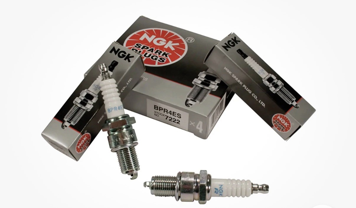 4 NGK Spark Plug STOCK NO.  7222/BPR4ES.  Made in Japan.  Fast Free Shipping.