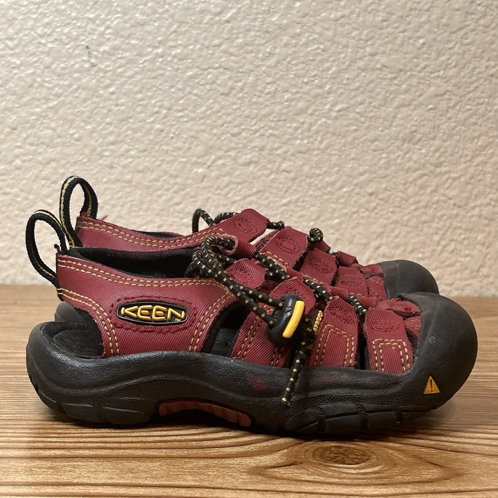 Sandali Keen Newport H2 bambino taglia 8 rossi punta chiusa scarpe da trekking acqua