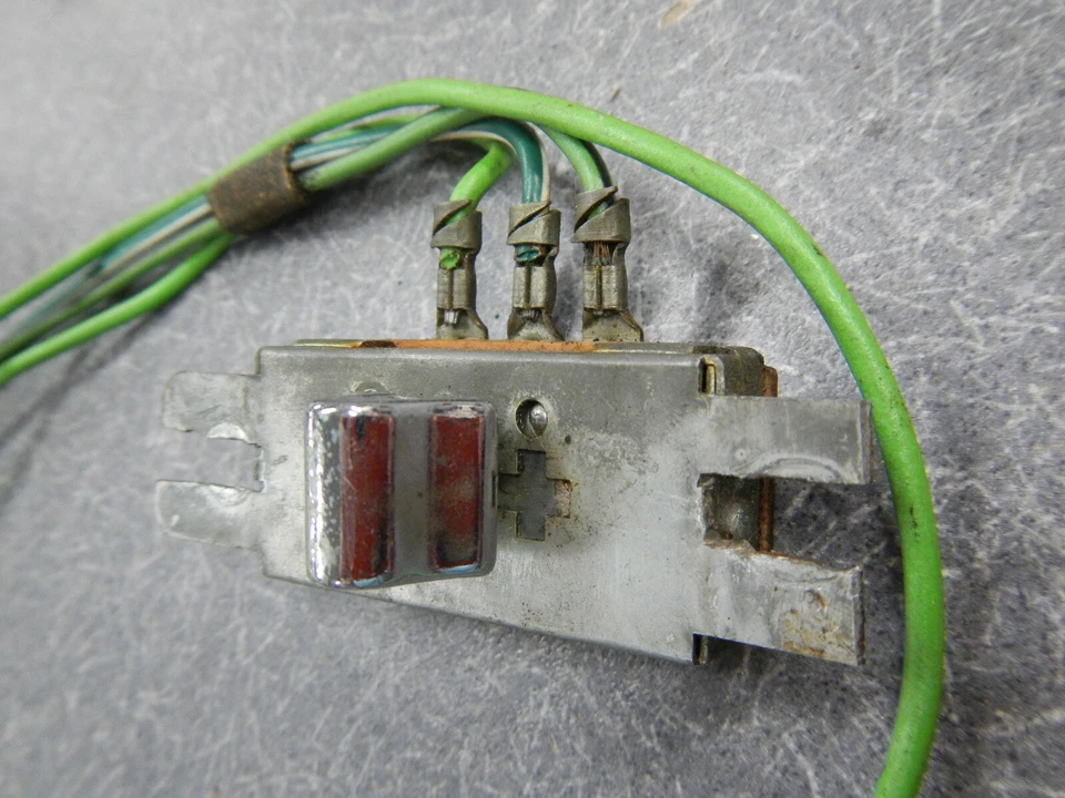 Interruptor de altavoz trasero Buick LeSabre Invicta Wildcat Electra 1962 probado y funciona 62 Foto 4 de 4