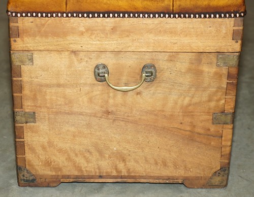 CIRCA 1880 CAMPHOR WOOD & BROWN LEATHER MILITARY CAMPAIGN STORAGE TRUNK BENCH - Picture 12 of 20
