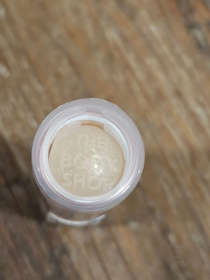 The Body Shop Born Lippy Lychee мерцающий бальзам для губ 0,17 унц запечатанный снят с производства - Изображение 4 из 4