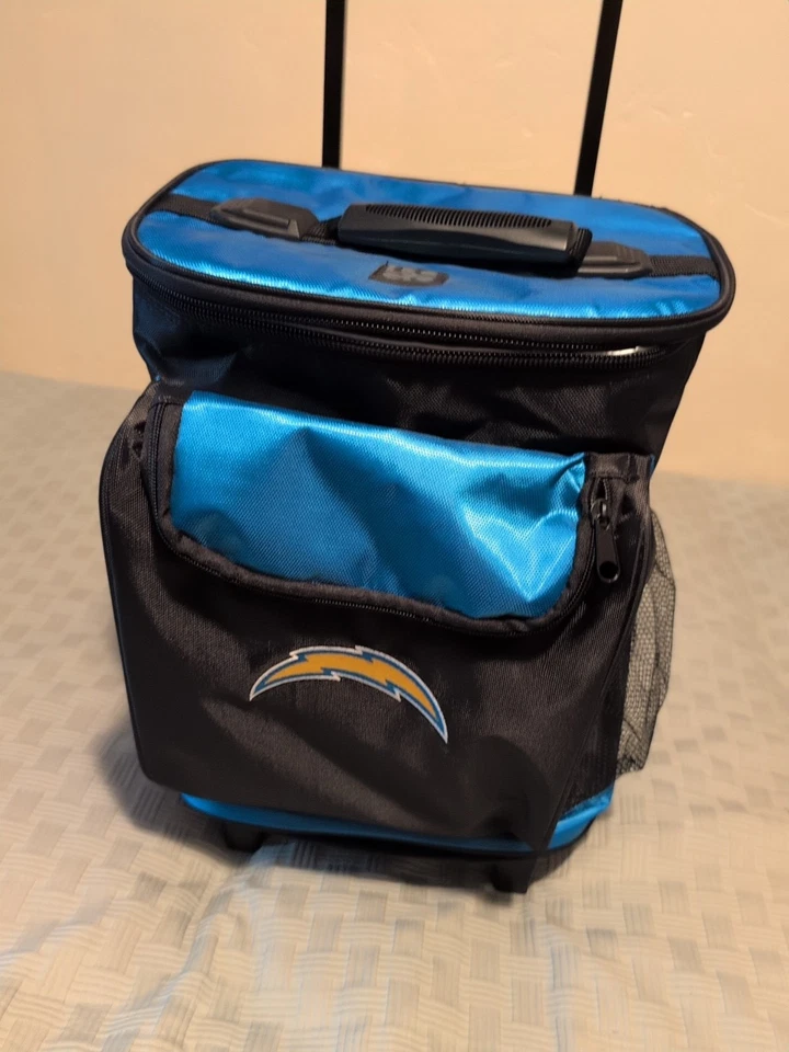 Enfriador rodante con ruedas Los Angeles Chargers NFL de 48 latas Foto 2 de 4