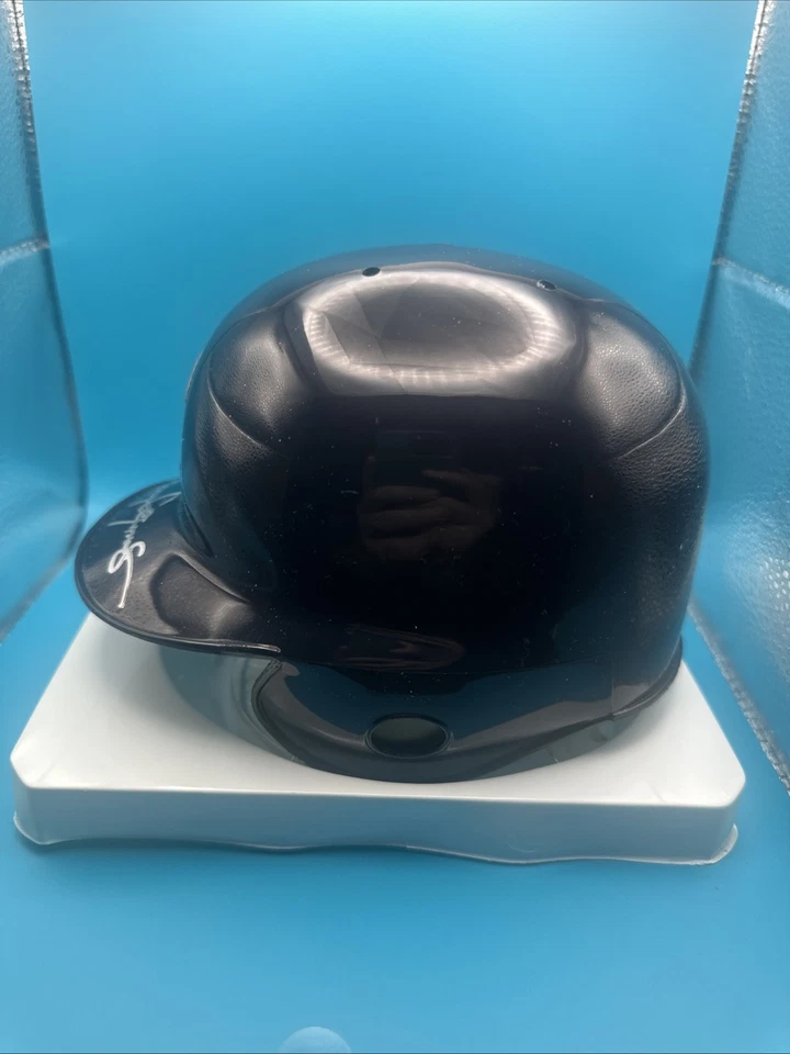 Mini capacete Rodger Clemens autografado NOVA YORK YANKEES Riddell com suporte - Imagem 2 de 4