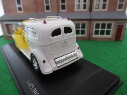 MINICHAMPS AMERICAN HOT ROD YELLOW/WHITE - KIRCHER SCALE 1:43 No. 400 142262 - Picture 5 of 11
