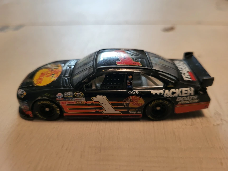 Martin Truex Jr. #1 2007 COT Bass Pro Shops barcos rastreadores Chevy 1:64/NASCAR Foto 2 de 4