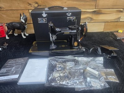 NICE!! Singer 221 Featherweight Sewing Machine Case W/ Instruction Booklet Works