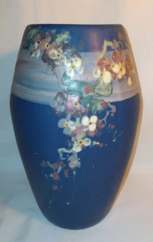 WELLER POTTERY HUDSON BLUE FLORAL 8.5" VASE