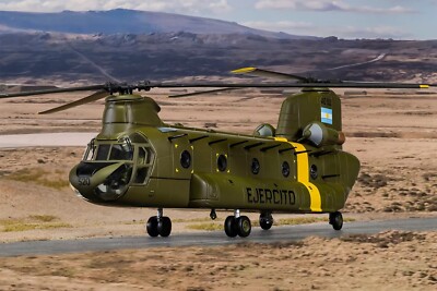 Boeing CH-47C Chinook AE-520 Aviacion de Ejercito Argentino 1982 Corgi AA34217