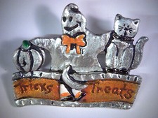 HALLOWEEN PIN BACK, PUMPKIN, GHOST AND CAT, ABOUT 2''X 1 1/2'', METAL