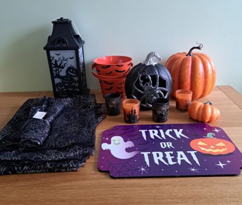 Halloween Decorations Job Lot - Grab Yourself A Bargain - Picture 1 of 4