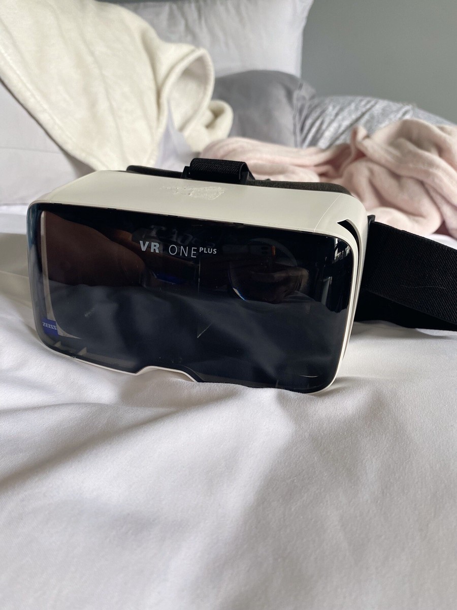 Carl Zeiss Vr One Plus Zeiss VR One Plus Virtual Reality Headset