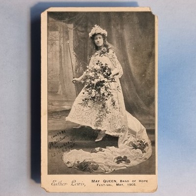 Edwardian May Schönheit Königin Postkarte um 1905 Miss Ester Lewis] Leicester City