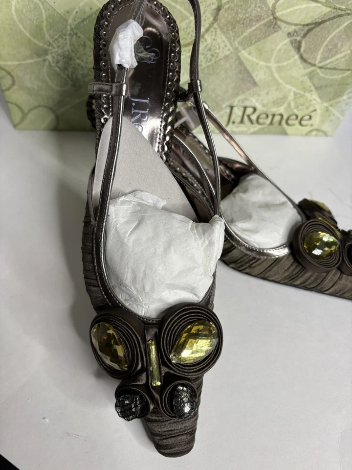 Tacones para mujer J. Renee talla 7 M plisados satinados punta abierta honda trasera, color estaño Foto 3 de 4