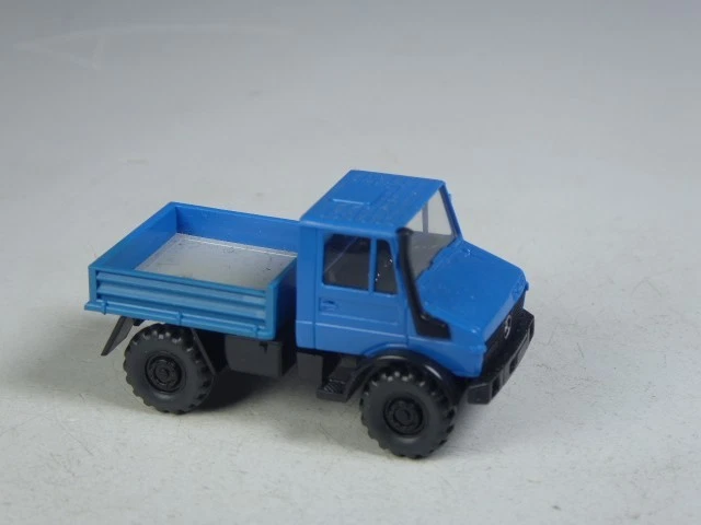 (YG-36) Wiking Unimog himmelblau