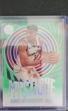 2019-20 Panini Illusions - Mystique Giannis Antetokounmpo #6 Emerald