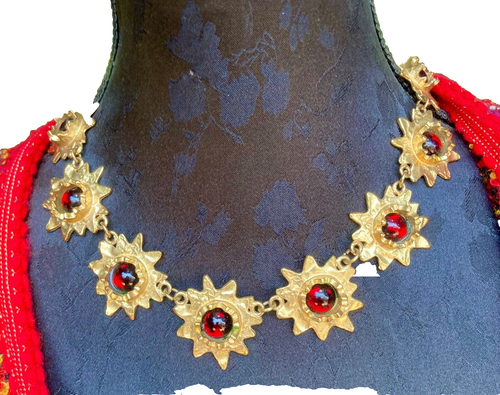 Collier Vintage Biche De Bere - Doré, Cabochons Grenat, Made In France, Très Bon état