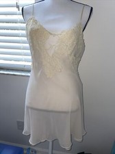 jonquil by diane samandi nightgown ivory medium emrodiered flowers gorgeous NEW