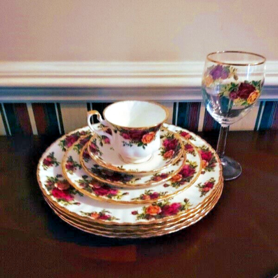 24 Piece Royal Albert Old Country Roses 6pc Place Setting Complete
