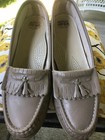 SAS Tassle Loafer Flats, Beige Leather Womens Comfort Shoes Size 9 M. Pre-owned. — photo 1