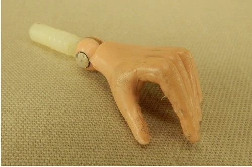 Vintage 1964 Hasbro GI Joe Action Figure Left Hand Arm Parts C7