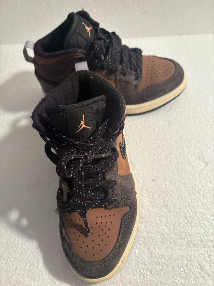  sneakers  NIKE Jordan 1 mid se (TD) DC 7249-200 SIZE 12 - Image 4 of 4