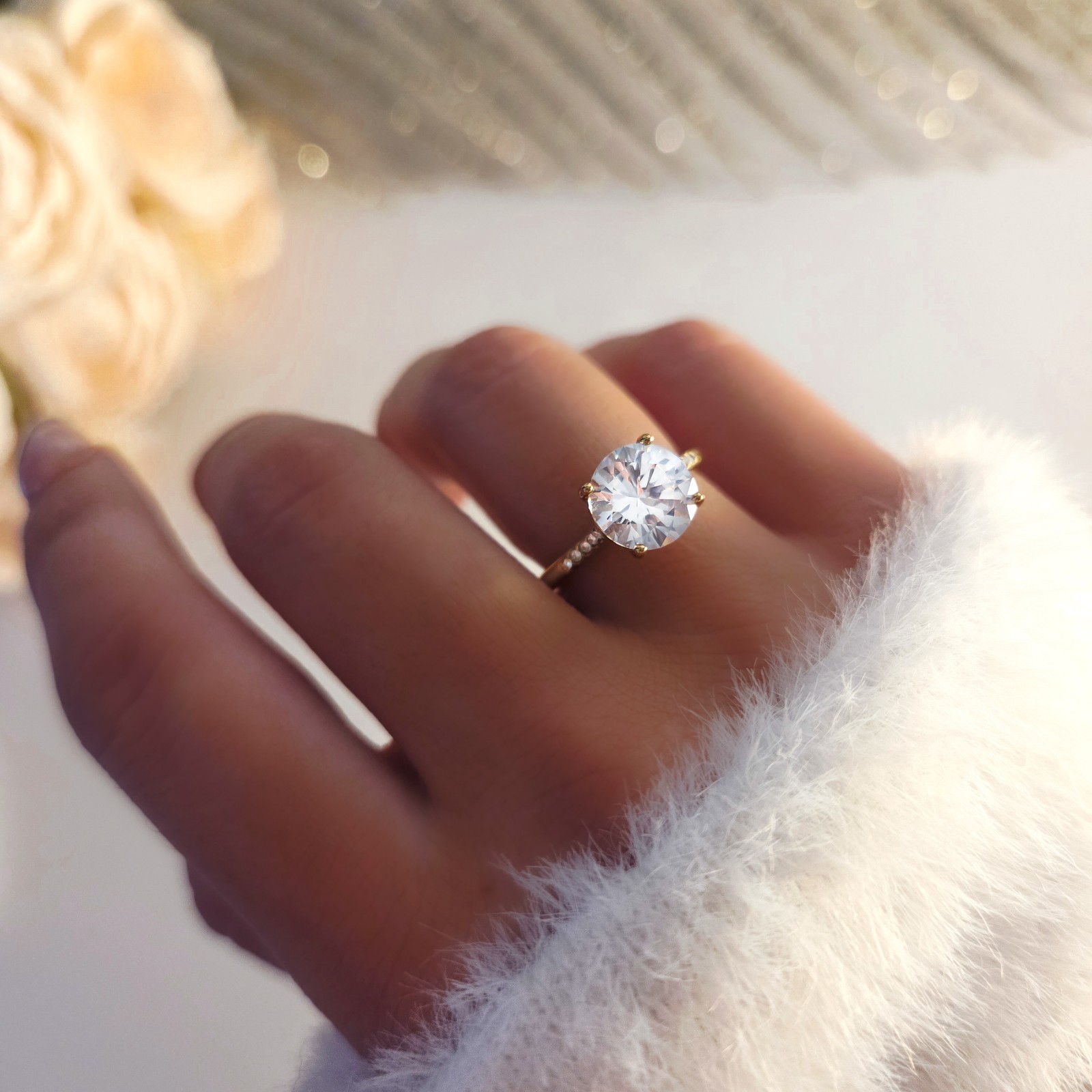 Bague solitaire dorée femme anneau ajustable pierre ronde lumineuse 54
