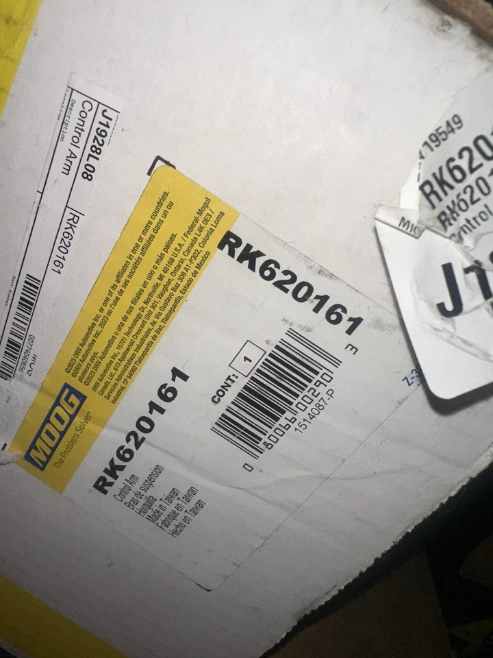 Пара верхних рычагов управления MOOG для Chevy GMC C1500 Tahoe Express 1500 - Изображение 3 из 4