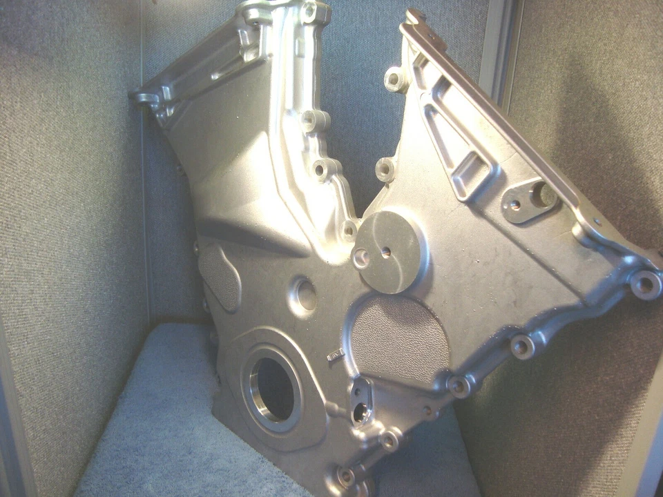 Cubierta delantera del motor Ford para Escape Couger V-6 2,5 L 3,0 L OEM 5S7Z-6019-A Y1 Foto 2 de 4