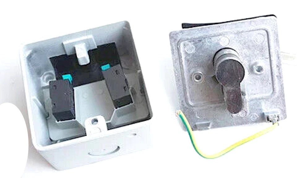 Roller Shutter Industrial Key Switch Loading Bay Door Lock Keys Electric Opener - Image 2 of 4