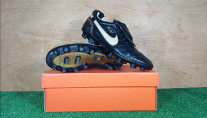 Nike Tiempo Legend V Premium 717137-190 Ronaldinho R10 Limited Edition |  R-GOL.com - Fußballschuhe und Fußballbekleidung günstig kaufen