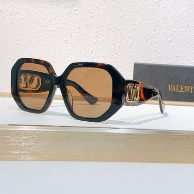 Valentino VG0003SA Oversized Sunglasses 54-18-145 Unisex