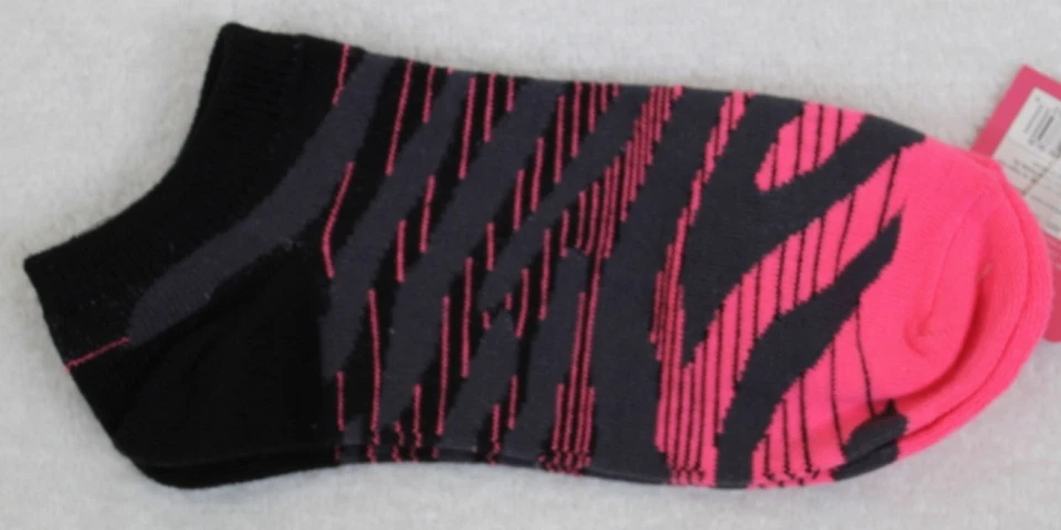 Calcetines Xhilaration para mujer corte bajo rosa negro gris talla única 3 pares Foto 3 de 4