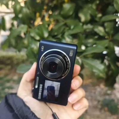 Samsung DV150F Digital Camera 16.2MP 5x optical zoom Dual LCD