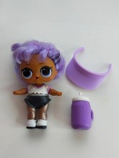 Poupée LOL Surprise avec deux accessoires : une casquette et biberon Lot n°309