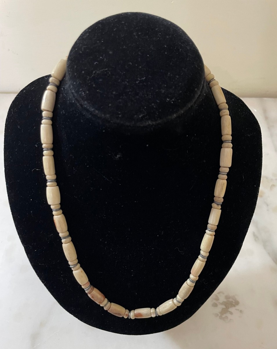 Collana vintage in osso Lunghezza 45 cm Peso 27,24 g