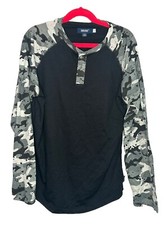 UNIVIBE size Large Black Boys Long Sleeve Camouflage 1/4 Button Up NWT