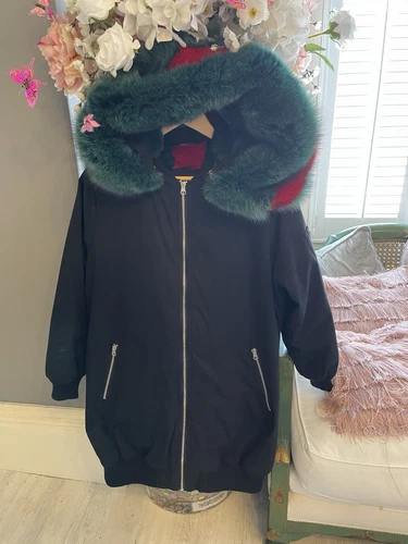 Cappotto nero nuovo Gucci colori cappuccio pelliccia di volpe pelliccia foderata all'interno Hud staccabile