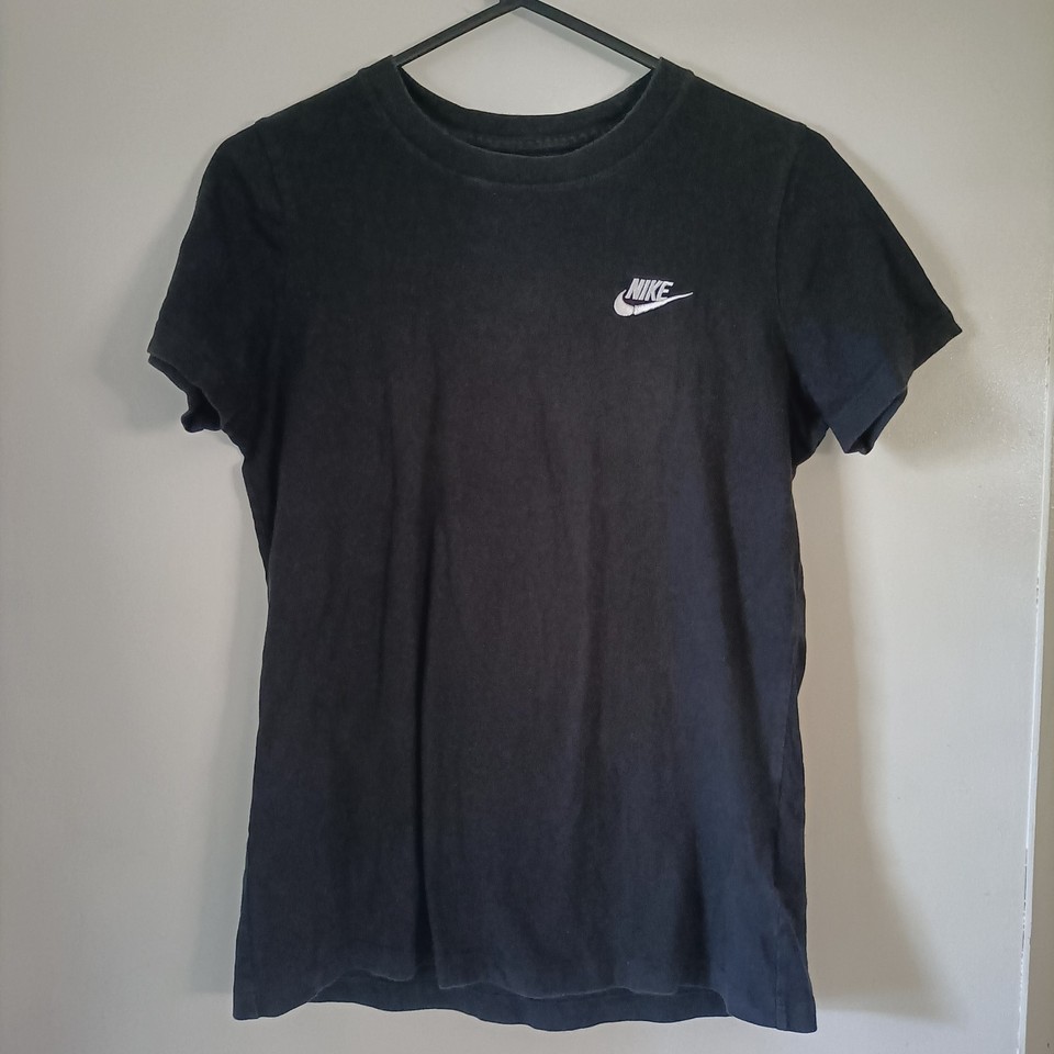Nike Women's Sportswear Club T-Shirt Black Cotton Embroidered Futura Size S