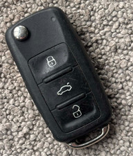 GENUINE SKODA 3 BUTTON REMOTE FLIP CAR KEY FOB - FREE DELIVERY