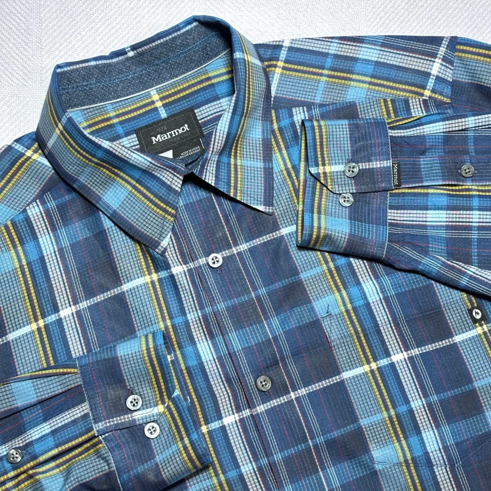 Marmot Button Up Shirt Mens Medium AirExchange Perforated Vented Mesh Plaid Blue