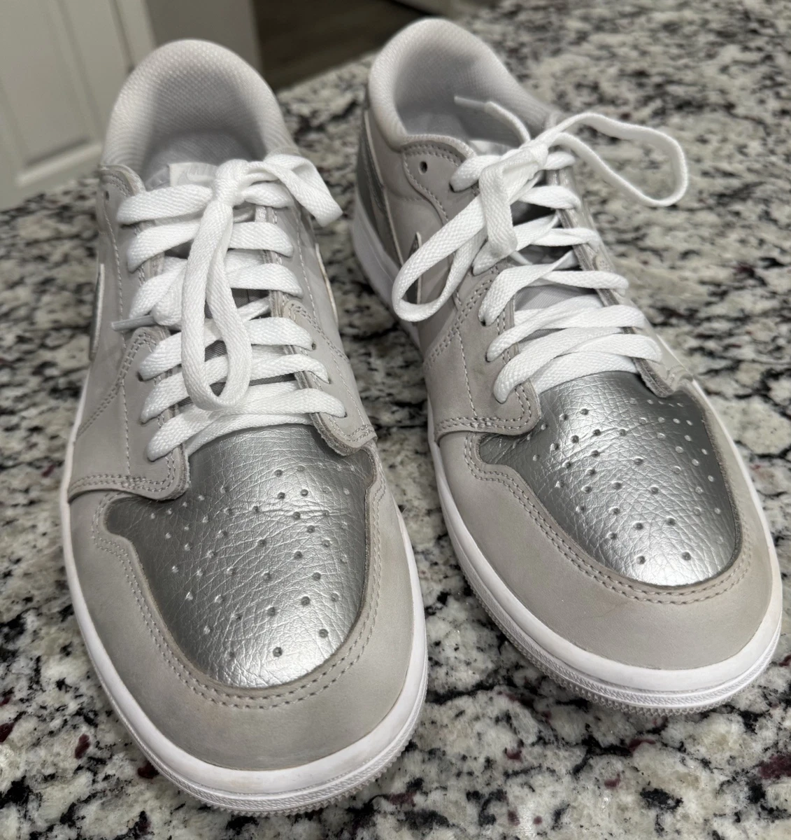 Jordan 1 Retro Low Metallic Silver White - огромный выбор по