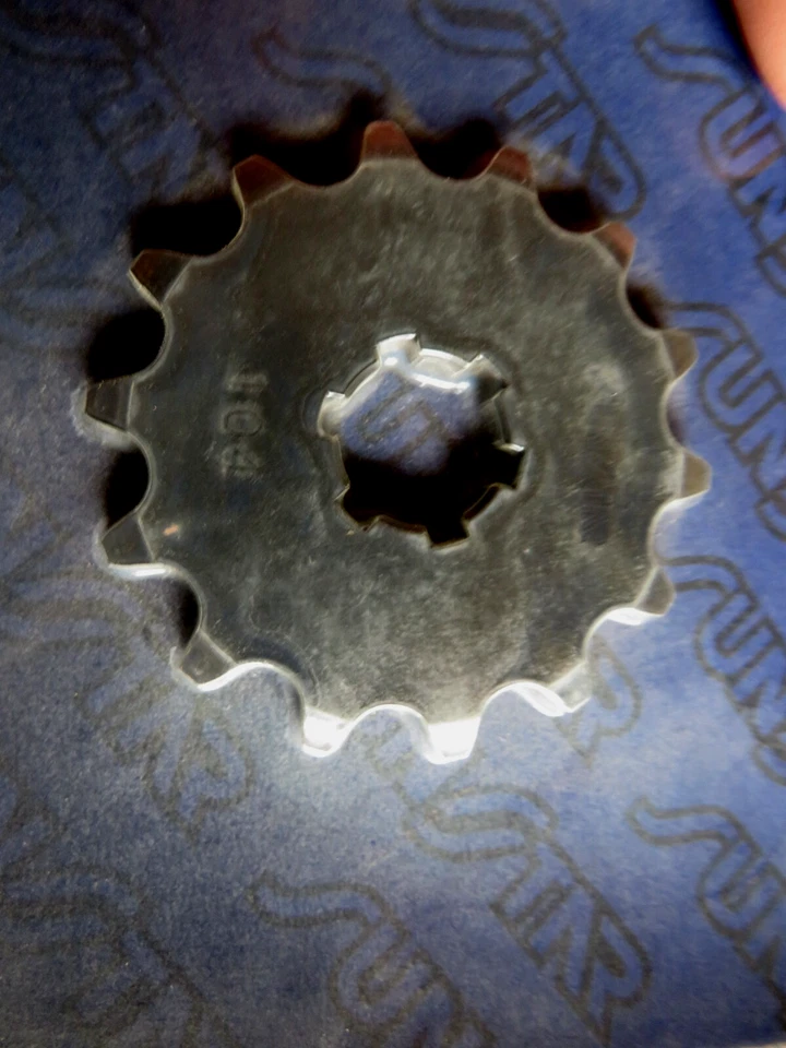 Roda dentada dianteira de aço Sunstar 14T 10414 KD80 RM60 RM65 RM100 DT100 OM9 - Imagem 3 de 3