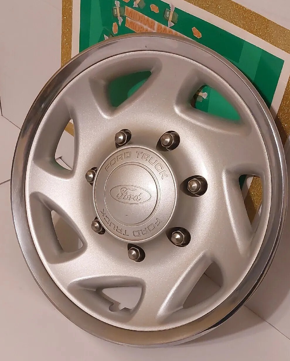 (1) 19952005 Ford F250 F350 Excursion 16" Hubcap Wheel Cover 4c3z1130