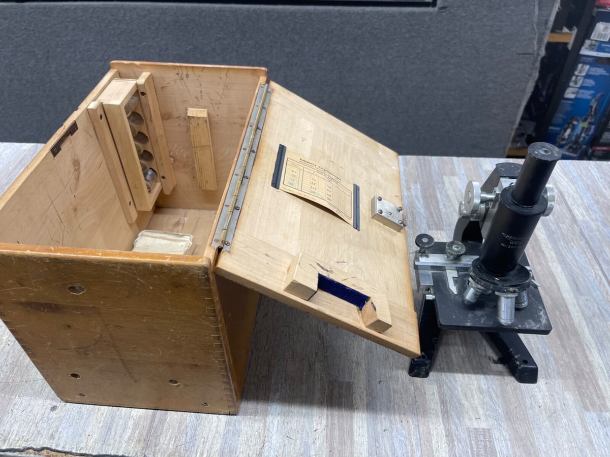 VINTAGE Reichert Wien Microscope 3 HEAD IN THE ORIGINAL BOX. FREE